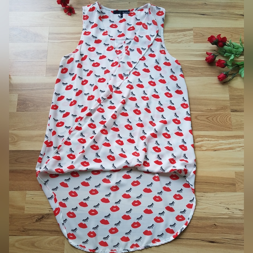 $10 Ro & De Lips and Lashes Sleeveless Top